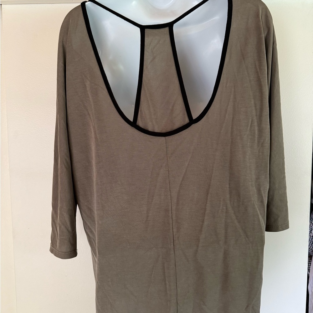 Papermoon Green Tunic with 3/4 Sleeves and Relaxed Fit, Women’s - Picture 3 of 4